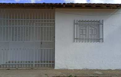 Imagem: A casa possui 2 Dormitórios, 1 Banheiro e está localizado