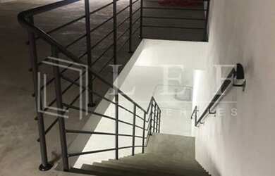 Imagem: O depósito possui 370m² de Área e está localizado em Bairro