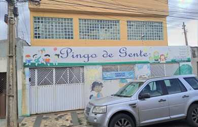 Imagem: A casa possui 5 Dormitórios, 1 Banheiro, 180m² de Área e