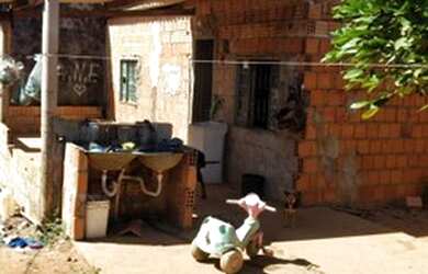 Imagem 2: Vendo casa. 25m² de Área, 1 Vaga na garageme2 Dormitórios