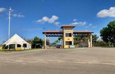 Imagem: O terreno e está localizado em Siqueira, Fortaleza à venda