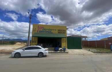 Imagem: O depósito possui 5 Vagas na garagem, 400m² de Área e está