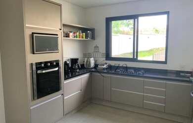 Imagem 5: Casa de condomínio térrea para venda possui 320 metros quadrados com 4 quartos