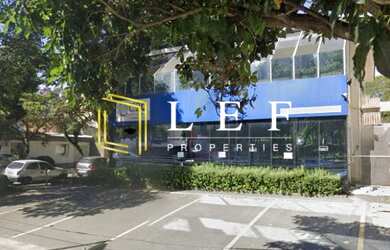 Imagem: O depósito possui 4 Vagas na garagem, 487m² de Área e está