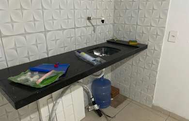 Imagem 2: Aluga casa na Cabo Reis em frente a lotérica 2/4 dois banheiros