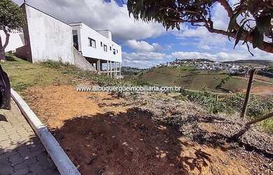 Imagem: O terreno possui 468m² de Área e está localizado em Santos