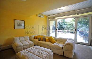 Imagem 16: Casa com piscina e quadra poliesportiva