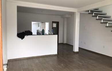 Imagem 6: Sobrado 2 dormitórios, Rio Vermelho, Água e Luz legalizados