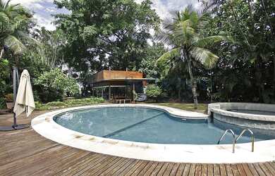 Imagem: A casa em condomínio possui 5 Dormitórios, 5 Banheiros, 5