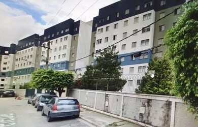 Imagem: O apartamento possui 2 Dormitórios, 1 Banheiro, 1 Vaga na garagem