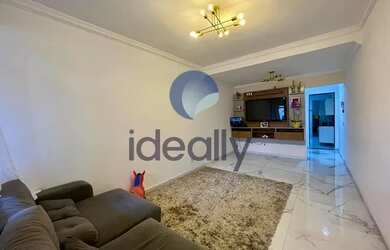 Imagem: A casa possui 3 Dormitórios, 2 Banheiros, 1 Vaga na garagem