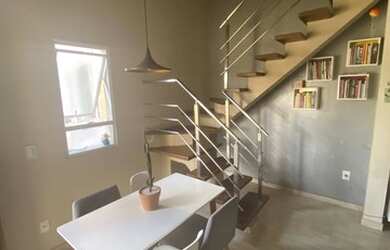 Imagem: A casa possui 4 Dormitórios, 4 Banheiros, 5 Vagas na garagem