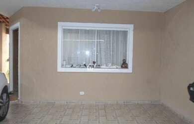 Imagem: A casa possui 3 Dormitórios, 3 Banheiros, 3 Vagas na garagem