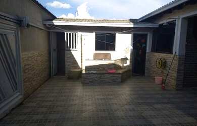 Imagem: A casa possui 4 Dormitórios e está localizado em Santa Maria