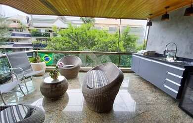 Imagem: O apartamento possui 3 Dormitórios, 5 Banheiros, 3 Vagas na