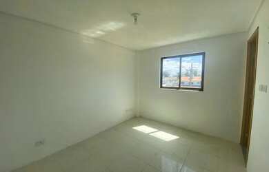 Imagem: O apartamento possui 3 Dormitórios, 1 Banheiro, 1 Vaga na garagem