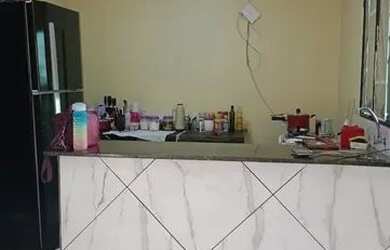 Imagem: A casa possui 2 Dormitórios, 2 Banheiros, 48m² de Área e