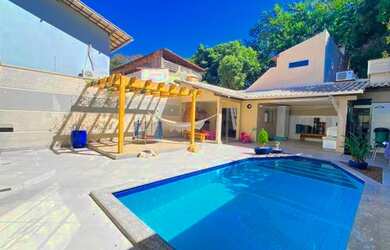 Imagem: A casa possui 4 Dormitórios, 2 Vagas na garagem, 19.827m²