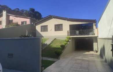 Imagem: A casa possui 2 Dormitórios, 2 Banheiros, 2 Vagas na garagem