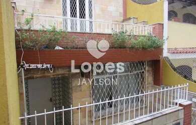 Imagem: A casa possui 2 Dormitórios, 2 Banheiros, 1 Vaga na garagem