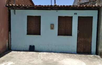 Imagem: A casa possui 2 Dormitórios, 1 Banheiro e está localizado