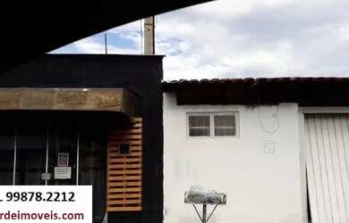 Imagem: A casa possui 2 Dormitórios, 1 Banheiro, 2 Vagas na garagem