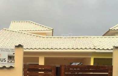 Imagem: A casa possui 2 Dormitórios, 1 Banheiro, 2 Vagas na garagem