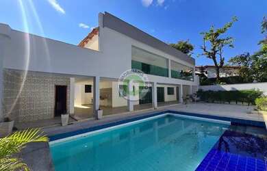 Imagem: A casa em condomínio possui 5 Dormitórios, 5 Banheiros, 5