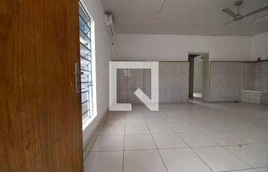 Imagem: A casa possui 5 Dormitórios, 5 Banheiros, 3 Vagas na garagem