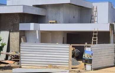 Imagem: A casa em condomínio possui 4 Dormitórios, 5 Banheiros, 192m²