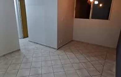 Imagem: O apartamento possui 2 Dormitórios, 1 Banheiro, 2 Vagas na