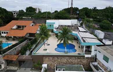 Imagem: A casa em condomínio possui 4 Dormitórios, 5 Banheiros, 5