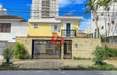 Imagem: A casa possui 3 Dormitórios, 4 Banheiros, 4 Vagas na garagem