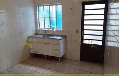 Imagem: A casa possui 1 Dormitório, 1 Banheiro, 40m² de Área e está