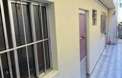 Imagem: A casa possui 3 Dormitórios, 1 Banheiro, 1 Vaga na garagem