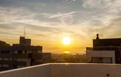 Imagem 4: Cobertura duplex com 03 dormitórios sendo 01 suíte e 01 vaga de garagem...