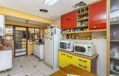 Imagem 16: Casa em Condomínio com 4 dormitórios, sendo 1 suíte, e 2 vagas de garagem...