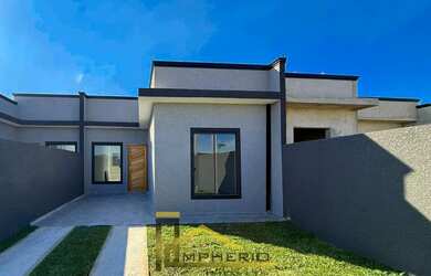 Imagem: A casa possui 3 Dormitórios, 1 Banheiro, 2 Vagas na garagem