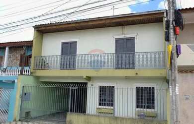 Imagem: A casa possui 3 Dormitórios, 3 Banheiros, 1 Vaga na garagem