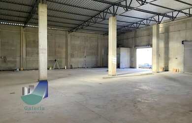 Imagem: O depósito possui 4 Vagas na garagem e 506m² de Área e está