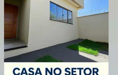 Imagem: A casa possui 2 Dormitórios, 2 Banheiros, 2 Vagas na garagem