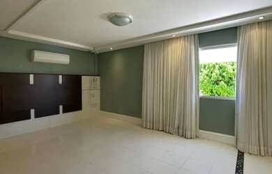 Imagem: A casa em condomínio possui 4 Dormitórios, 5 Banheiros, 5