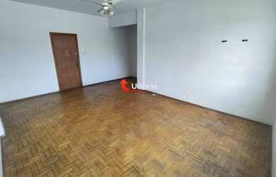 Imagem: O apartamento possui 3 Dormitórios, 2 Banheiros, 100m² de