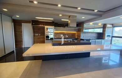 Imagem: O apartamento possui 3 Dormitórios, 4 Banheiros, 4 Vagas na