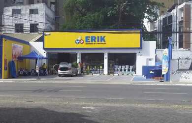 Imagem: O depósito possui 5 Vagas na garagem, 215m² de Área e está