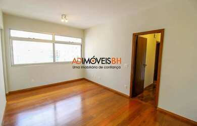 Imagem: O apartamento possui 3 Dormitórios, 1 Banheiro, 1 Vaga na garagem