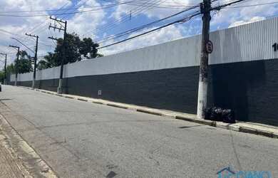 Imagem: O depósito possui 1.670m² de Área e está localizado em