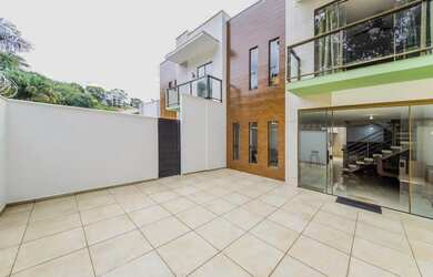 Imagem: Casa duplex em condomínio fechado e reservado para venda