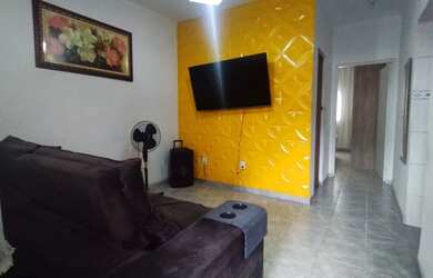 Imagem: A casa possui 3 Dormitórios, 2 Banheiros, 5 Vagas na garagem