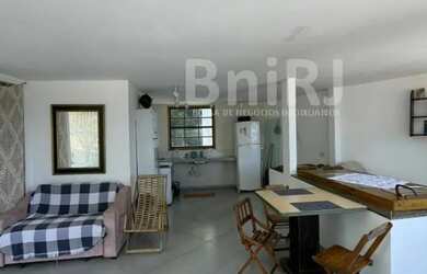 Imagem: A casa possui 3 Dormitórios, 2 Banheiros, 164m² de Área e